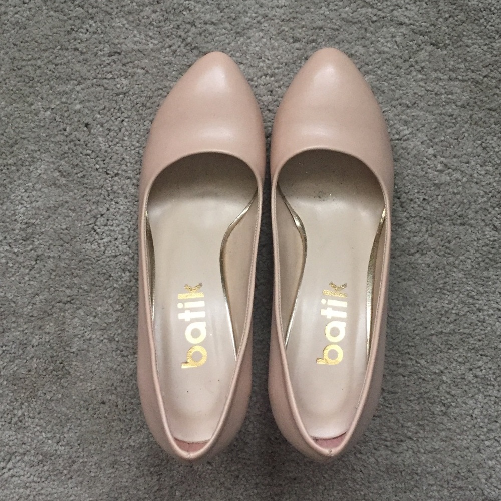 European Beige Heels - Picture 2 of 2